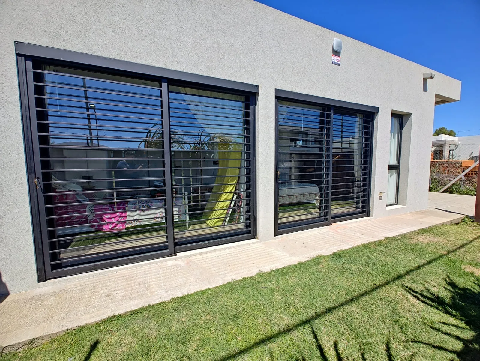 Pérgola de hierro en patio interior – Creaciones Metalúrgicas